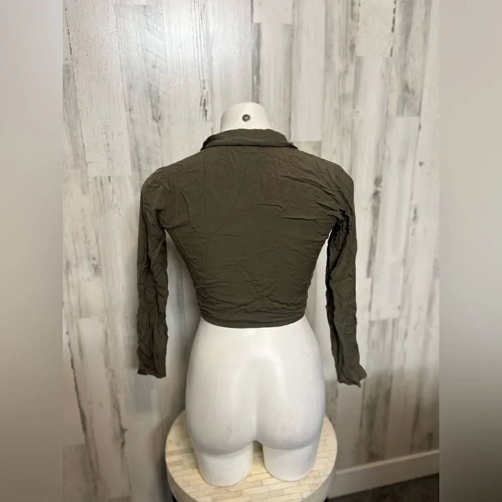 Green crop top - Picture 3 of 6